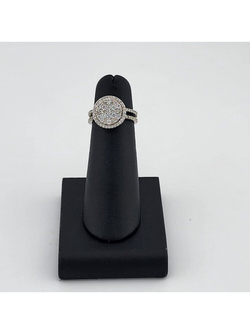 Sterling Silver 925 Ring – Elegant Round Design with Sparkling CZ Stones